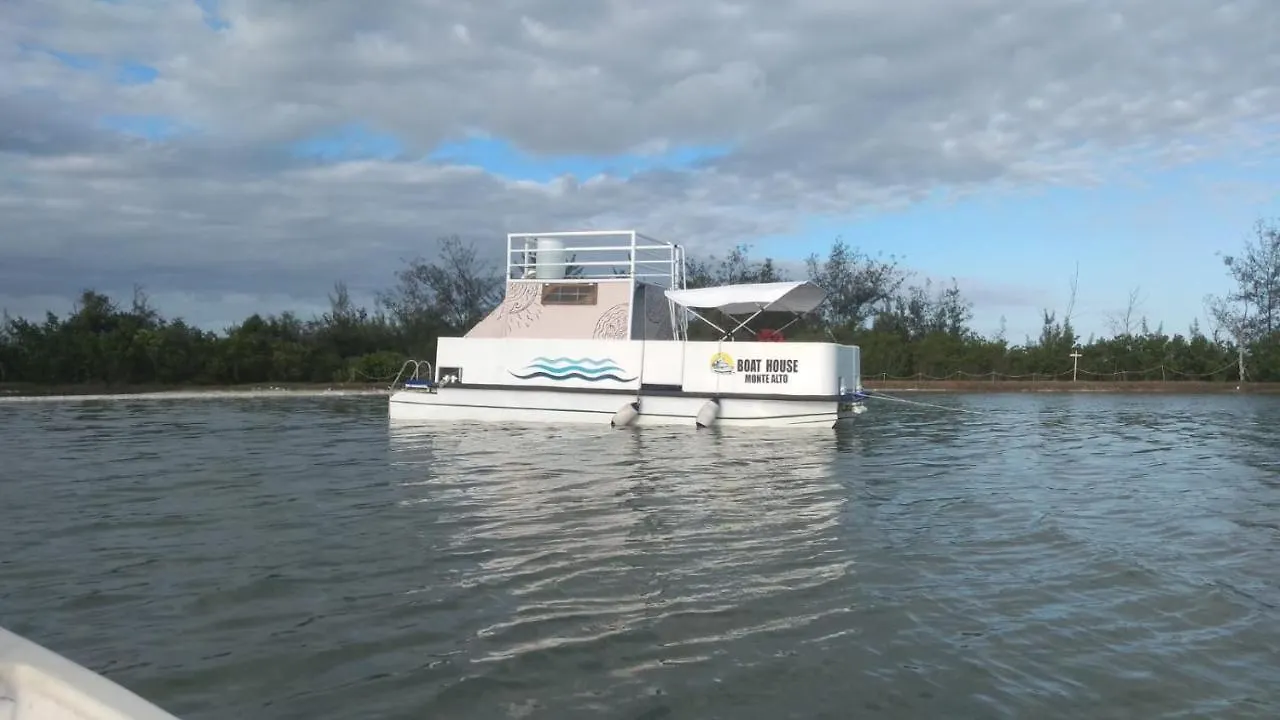 Botel Pousada Flutuante Boat House - Monte Alto Hotel Arraial do Cabo Brazil
